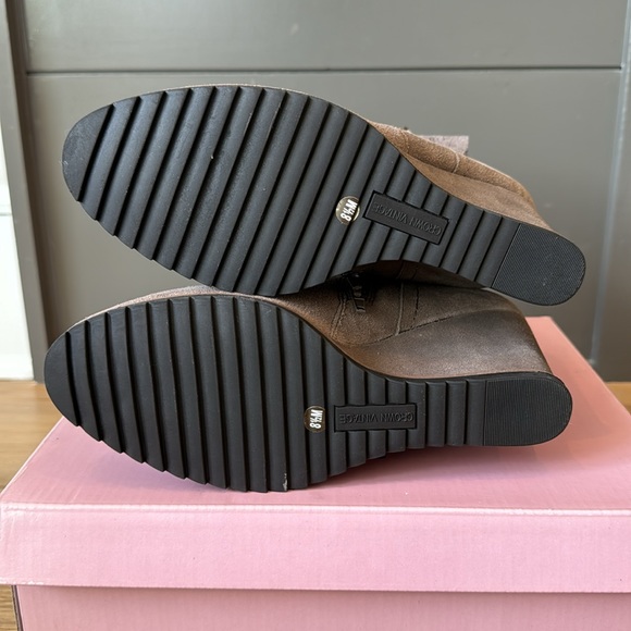 Crown Vintage • Exquisite Wedge Bootie • Taupe • 8.5 - Picture 5 of 5